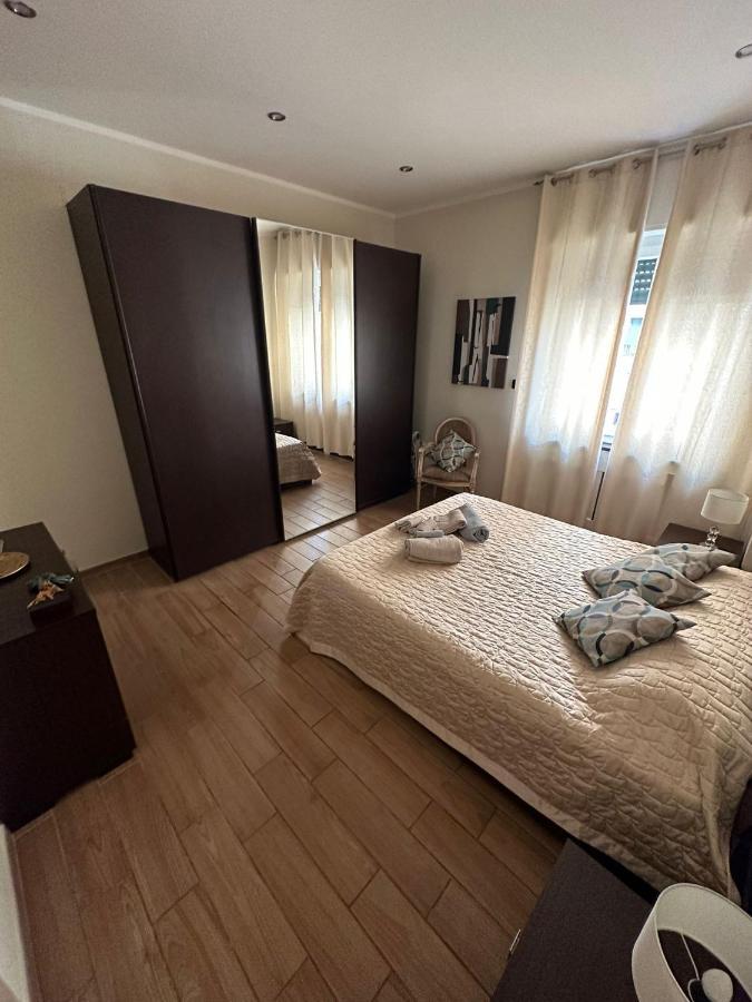 Luxury Center Appartment โนวีลิกูเร ภายนอก รูปภาพ